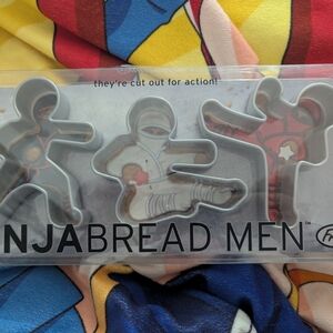 Fred Ninja Bread Men Cookie cutters set 3 new in box metal